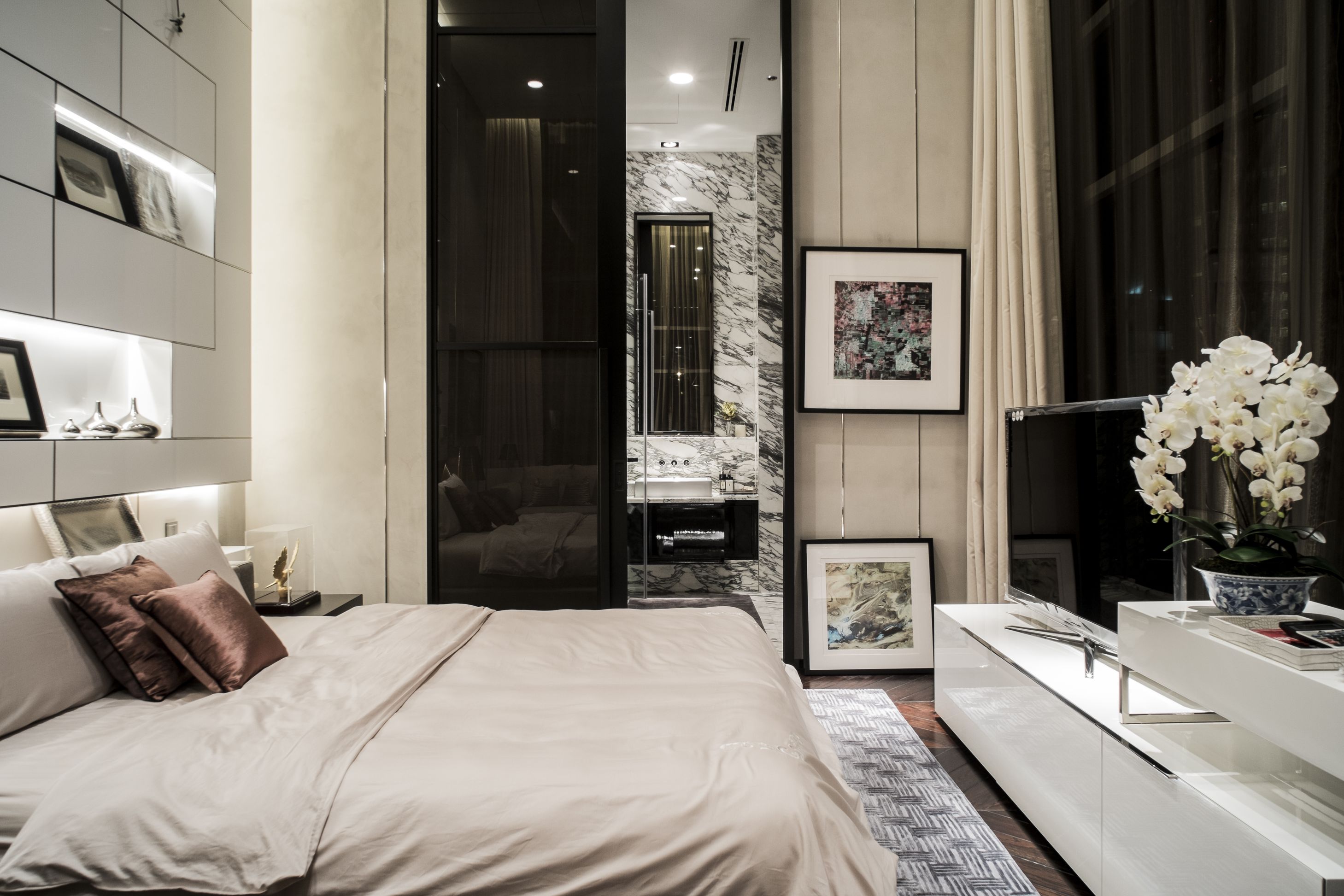Built-In Furniture
installation / product photo
800 × 500